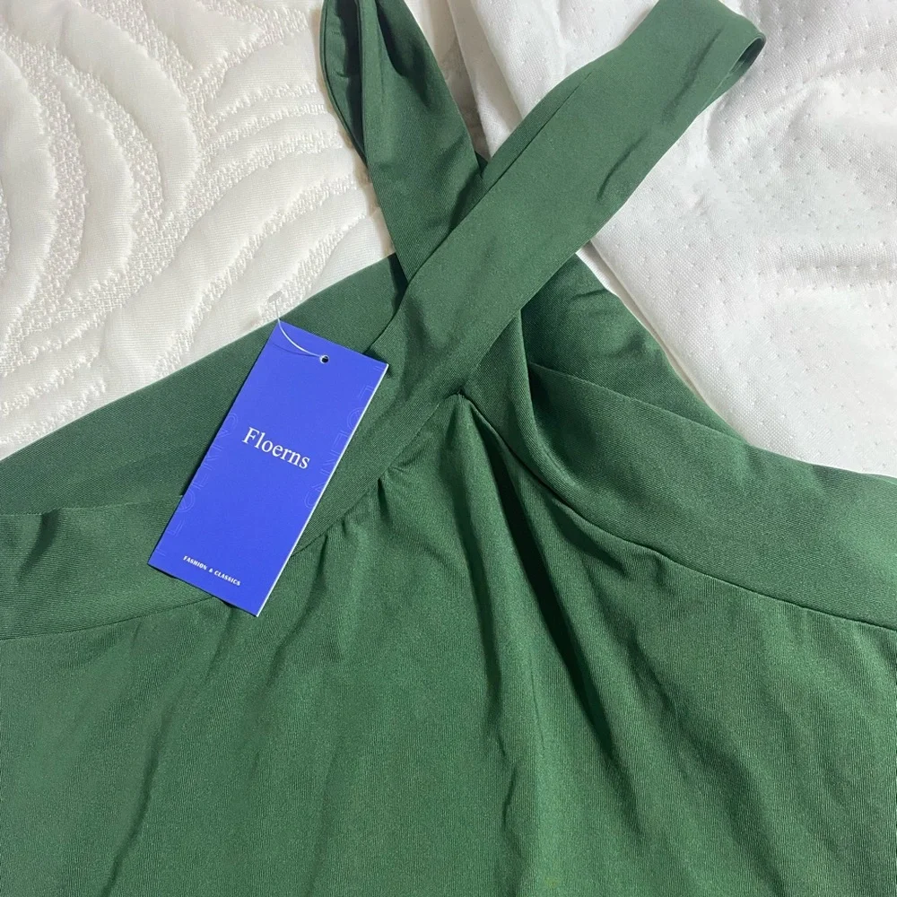 green blouse - Picture 1 of 2
